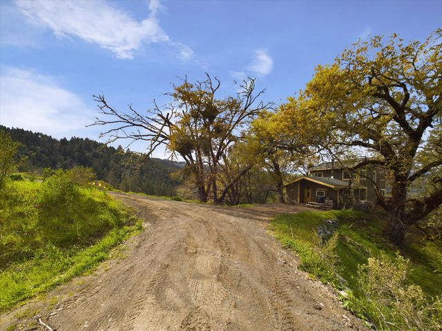 1285 Bliss Lane, Garberville, CA 95542