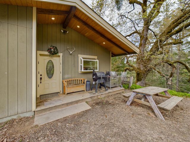 1285 Bliss Lane, Garberville, CA 95542