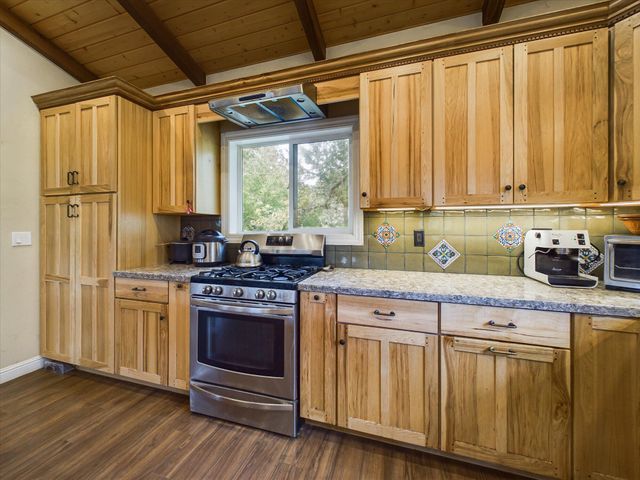 1285 Bliss Lane, Garberville, CA 95542