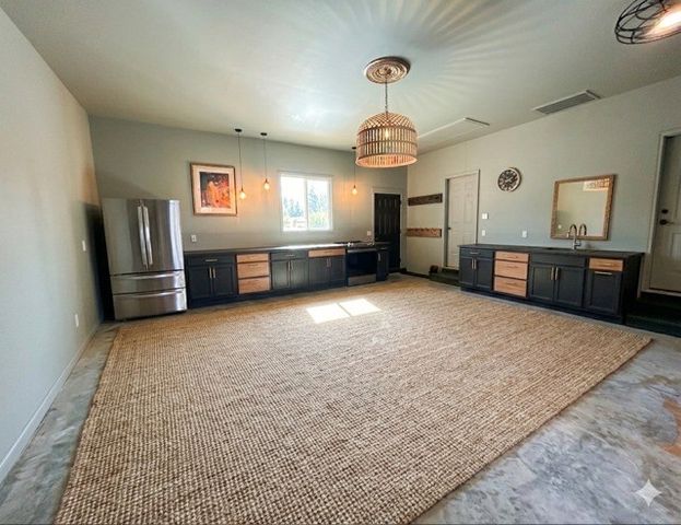 321 Shri Nagi Pl, Mcminnville, TN 37110