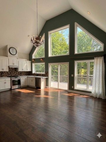 321 Shri Nagi Pl, Mcminnville, TN 37110