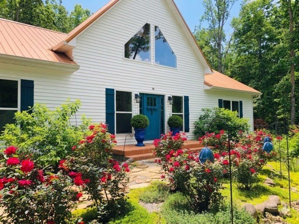 321 Shri Nagi Pl, Mcminnville, TN 37110