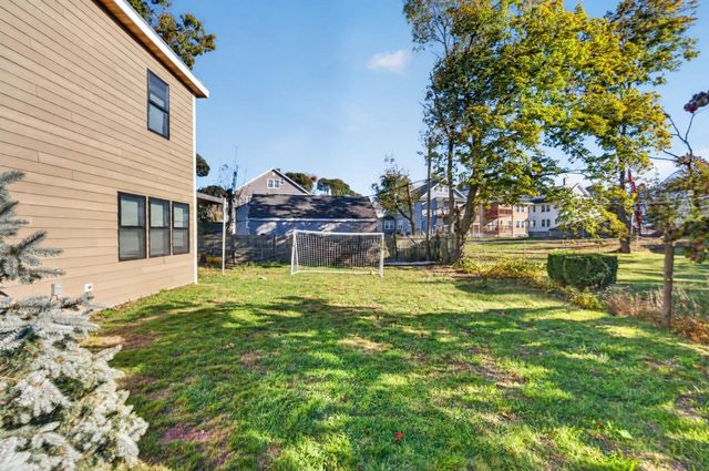 70 Brush Hill Rd 70, Milton, MA 02186
