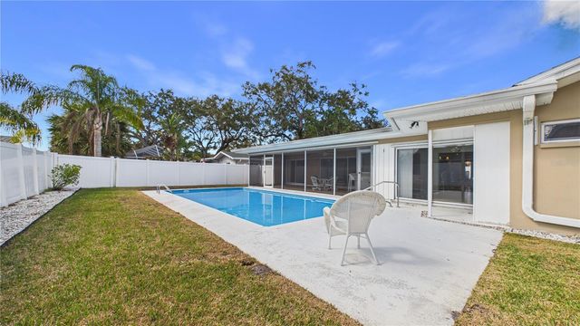 1895 DEL ROBLES TERRACE, Clearwater, FL 33764