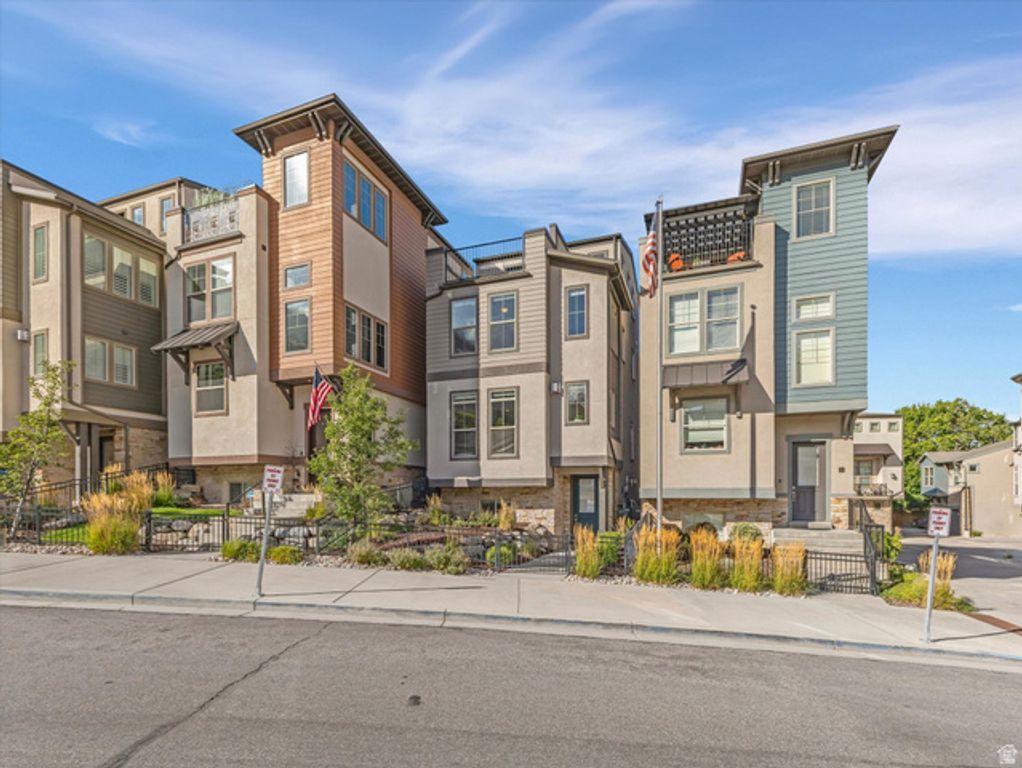 7392 S CANYON CENTRE PKWY #2, Cottonwood Heights, UT 84121 — exterior