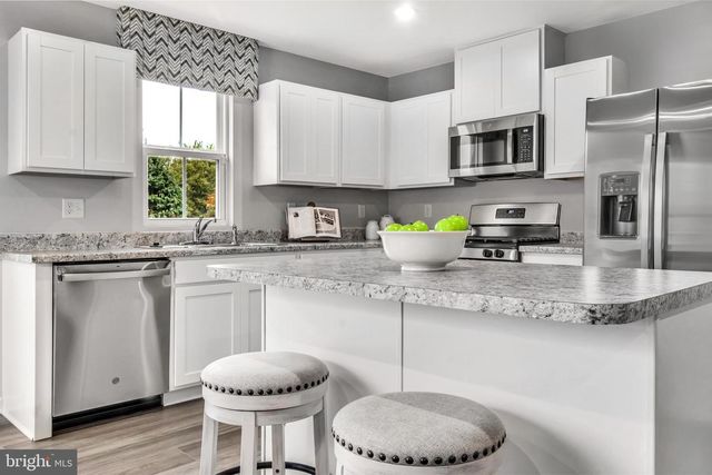 1212 BRECKENRIDGE DR, Hagerstown, MD 21740