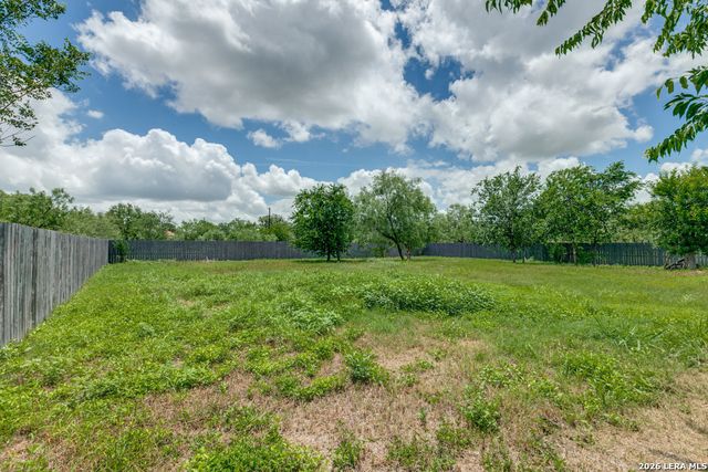 7030 Calle Briseno, San Antonio, TX 78252