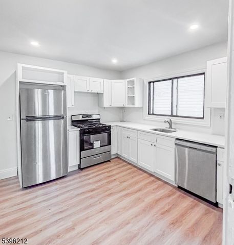 125 Fabyan Pl, Newark City, NJ 07112