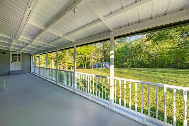 26 Oakwood Ave, Summertown, TN 38483