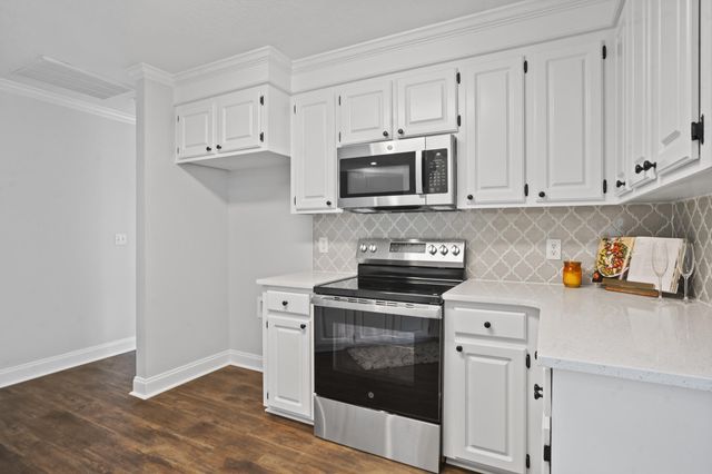 54 Nicolaus Dr., Hattiesburg, MS 39402