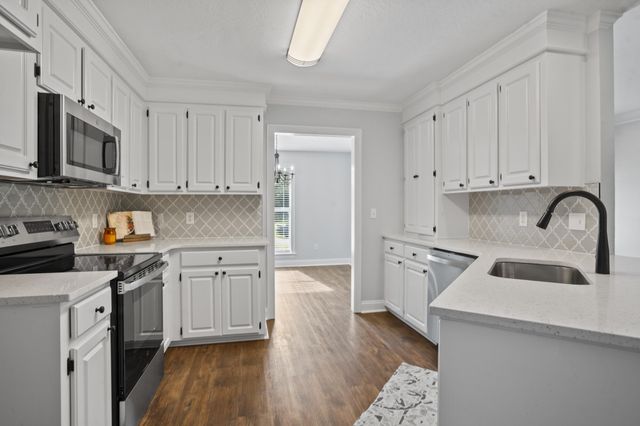 54 Nicolaus Dr., Hattiesburg, MS 39402