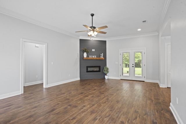 54 Nicolaus Dr., Hattiesburg, MS 39402
