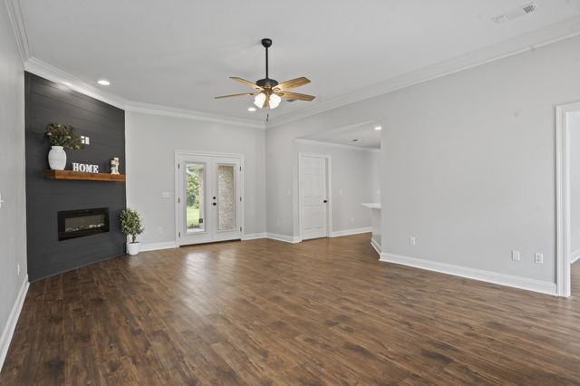 54 Nicolaus Dr., Hattiesburg, MS 39402