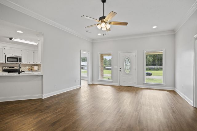 54 Nicolaus Dr., Hattiesburg, MS 39402