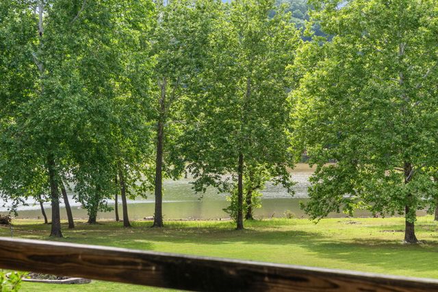 28914 Farm Road 1260, Golden, MO 65658