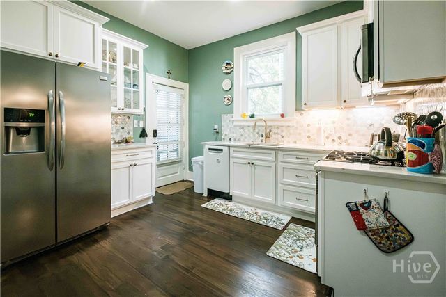 309 E 34th Street, Savannah, GA 31401