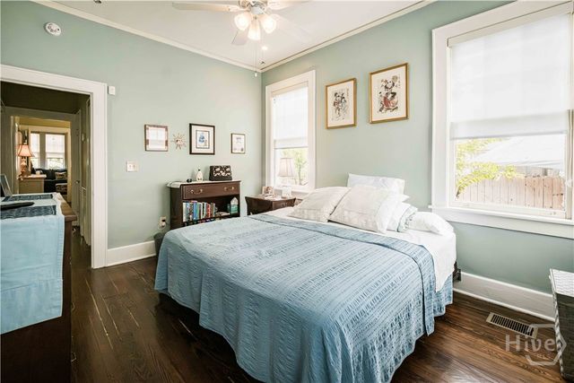 309 E 34th Street, Savannah, GA 31401