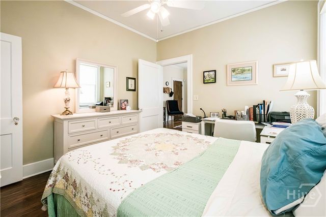 309 E 34th Street, Savannah, GA 31401
