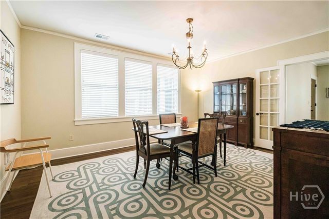 309 E 34th Street, Savannah, GA 31401