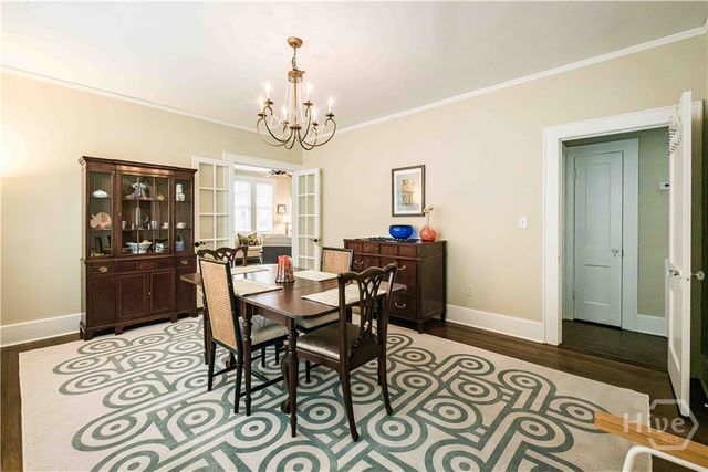 309 E 34th Street, Savannah, GA 31401