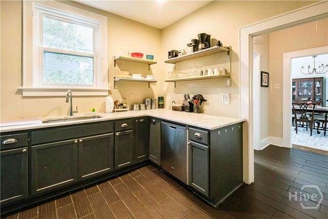 309 E 34th Street, Savannah, GA 31401