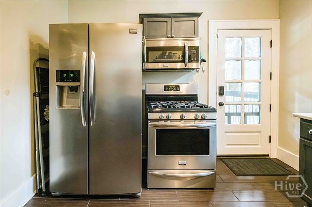 309 E 34th Street, Savannah, GA 31401