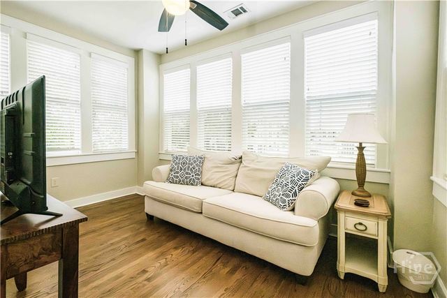 309 E 34th Street, Savannah, GA 31401