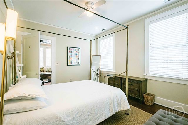 309 E 34th Street, Savannah, GA 31401