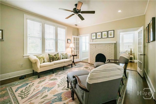309 E 34th Street, Savannah, GA 31401
