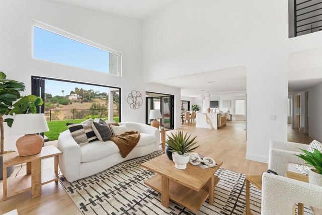 2161 Calle Buena Ventura, Oceanside, CA 92056