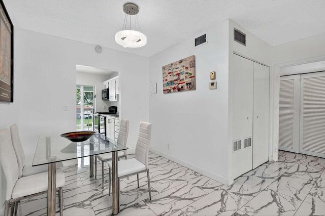 5 Abbey Lane 204, Delray Beach, FL 33446