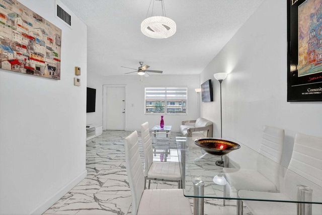 5 Abbey Lane 204, Delray Beach, FL 33446