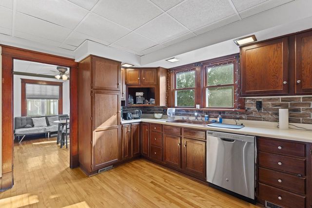 1009 Wisconsin STREET, Watertown, WI 53094