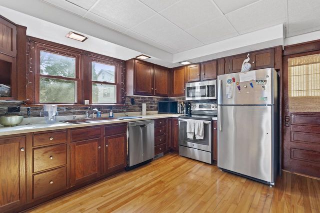 1009 Wisconsin STREET, Watertown, WI 53094