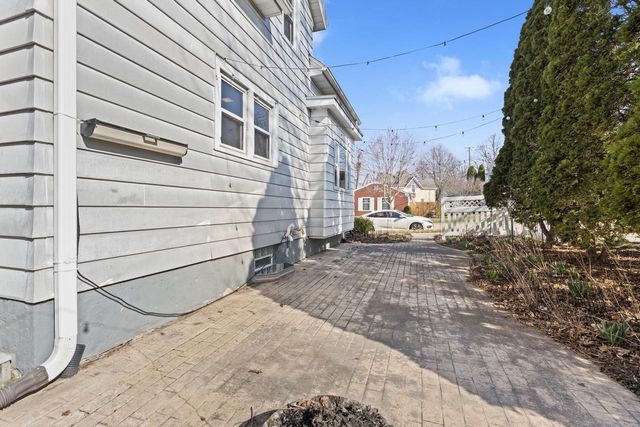 1009 Wisconsin STREET, Watertown, WI 53094