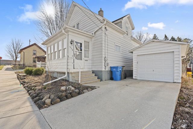 1009 Wisconsin STREET, Watertown, WI 53094