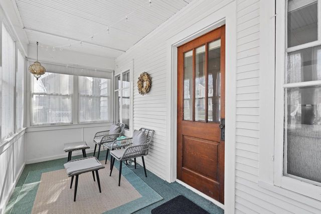 1009 Wisconsin STREET, Watertown, WI 53094