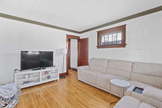 1009 Wisconsin STREET, Watertown, WI 53094