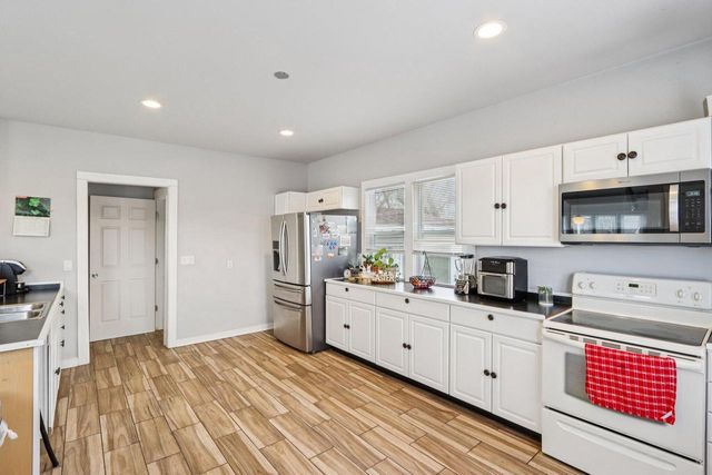 8051 N Granville ROAD, Milwaukee, WI 53224