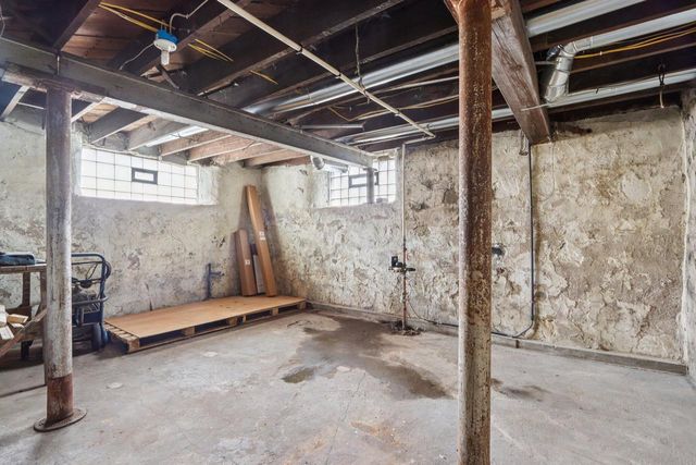 8051 N Granville ROAD, Milwaukee, WI 53224