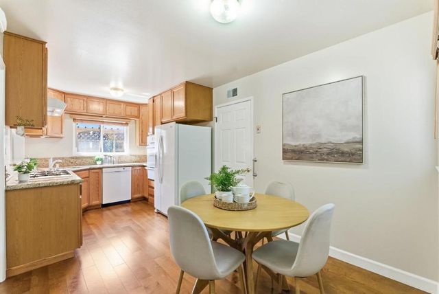 1126 W Knickerbocker Drive, Sunnyvale, CA 94087