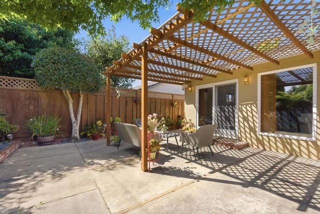 1126 W Knickerbocker Drive, Sunnyvale, CA 94087