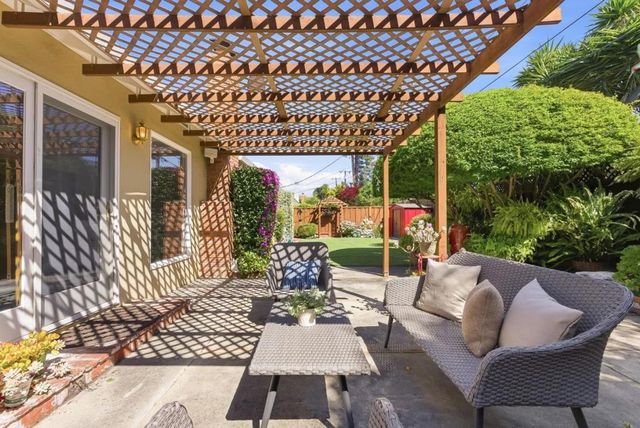 1126 W Knickerbocker Drive, Sunnyvale, CA 94087