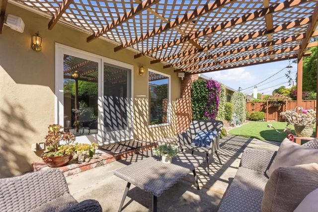 1126 W Knickerbocker Drive, Sunnyvale, CA 94087