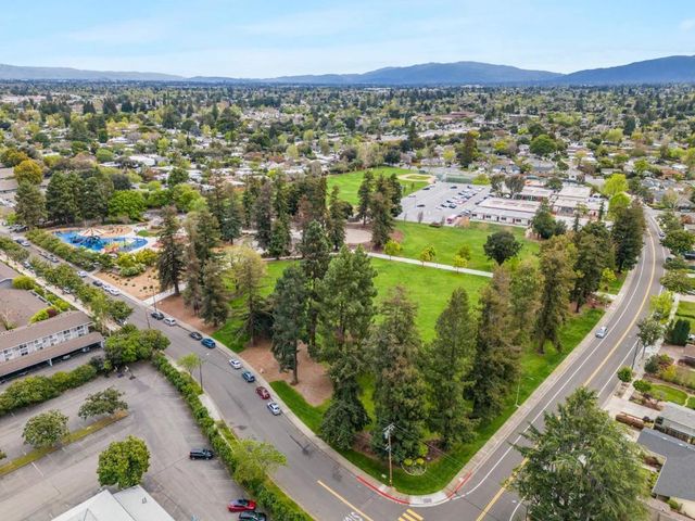 1126 W Knickerbocker Drive, Sunnyvale, CA 94087