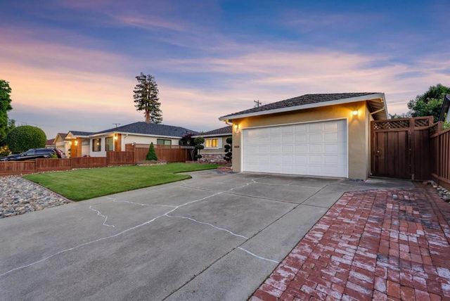 1126 W Knickerbocker Drive, Sunnyvale, CA 94087
