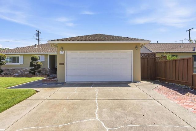 1126 W Knickerbocker Drive, Sunnyvale, CA 94087
