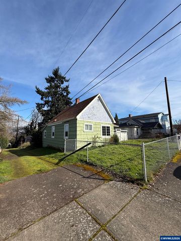 445 Wilson St S, Salem, OR 97302