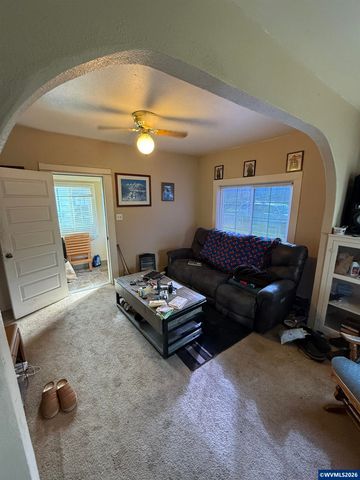 445 Wilson St S, Salem, OR 97302