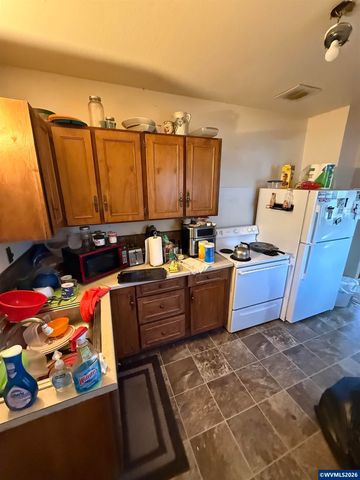 445 Wilson St S, Salem, OR 97302